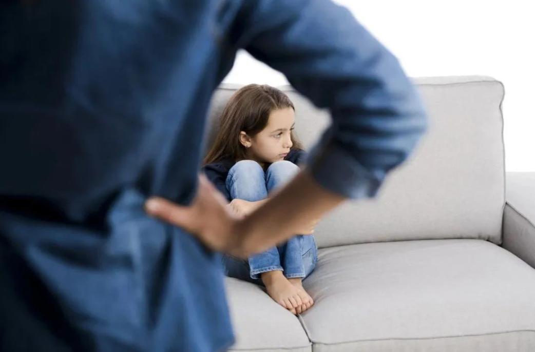 孩子叛逆打父母父母应该怎样处理,孩子打父母该如何处理