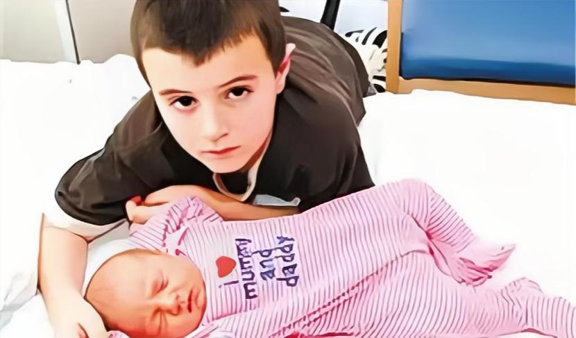 13岁英国男孩喜当父亲事件,13岁英国少年喜当爹多年后结局