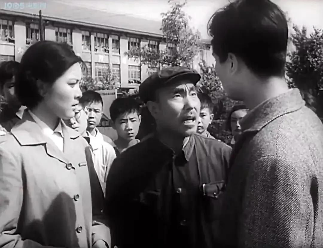 老电影海燕,老电影两个小足球队1956插曲