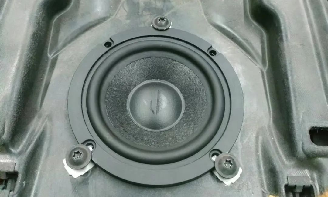 保时捷卡宴柏林音响评测,24款保时捷卡宴bose音响怎么调