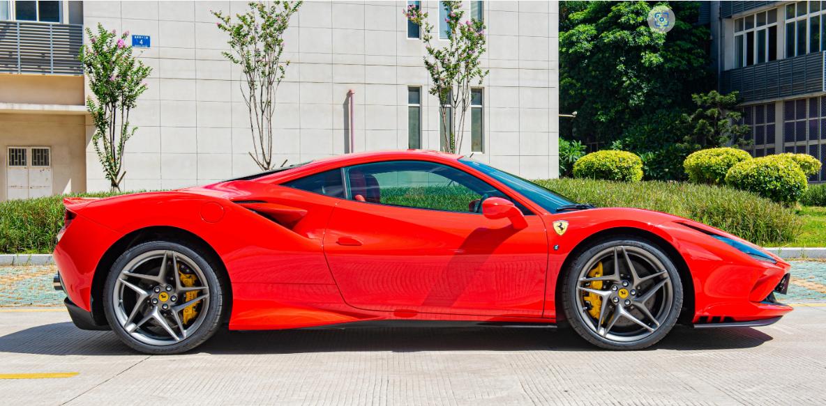 男子假装租劳斯莱斯 (男子扮富二代租劳斯莱斯贱卖26万)