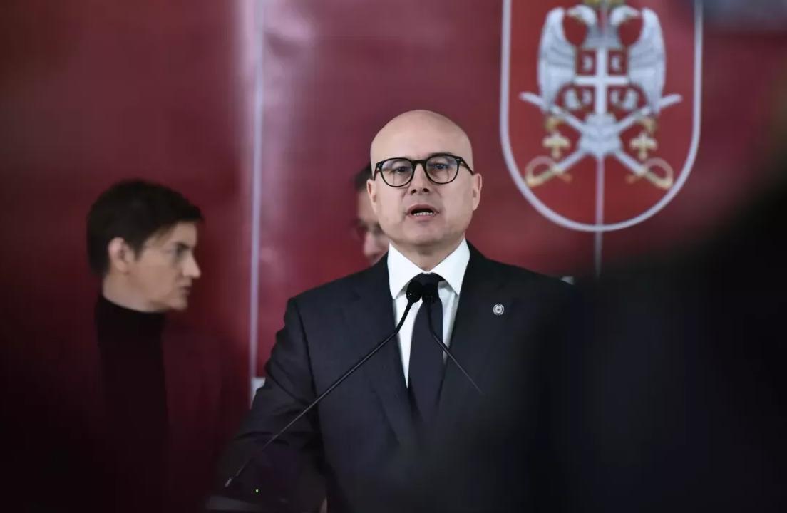 塞尔维亚武契奇面对俄罗斯,塞尔维亚武契奇接近俄罗斯原因