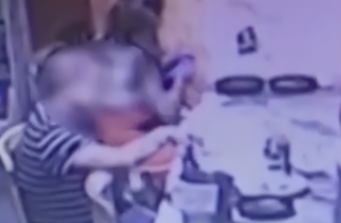 南京女老板被男司机下*情催**药,药效过强,使其当众出丑酿成悲剧