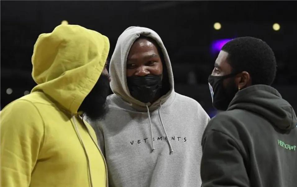 拆队专家!欧文向篮网提出申请交易,篮网退出争冠行列