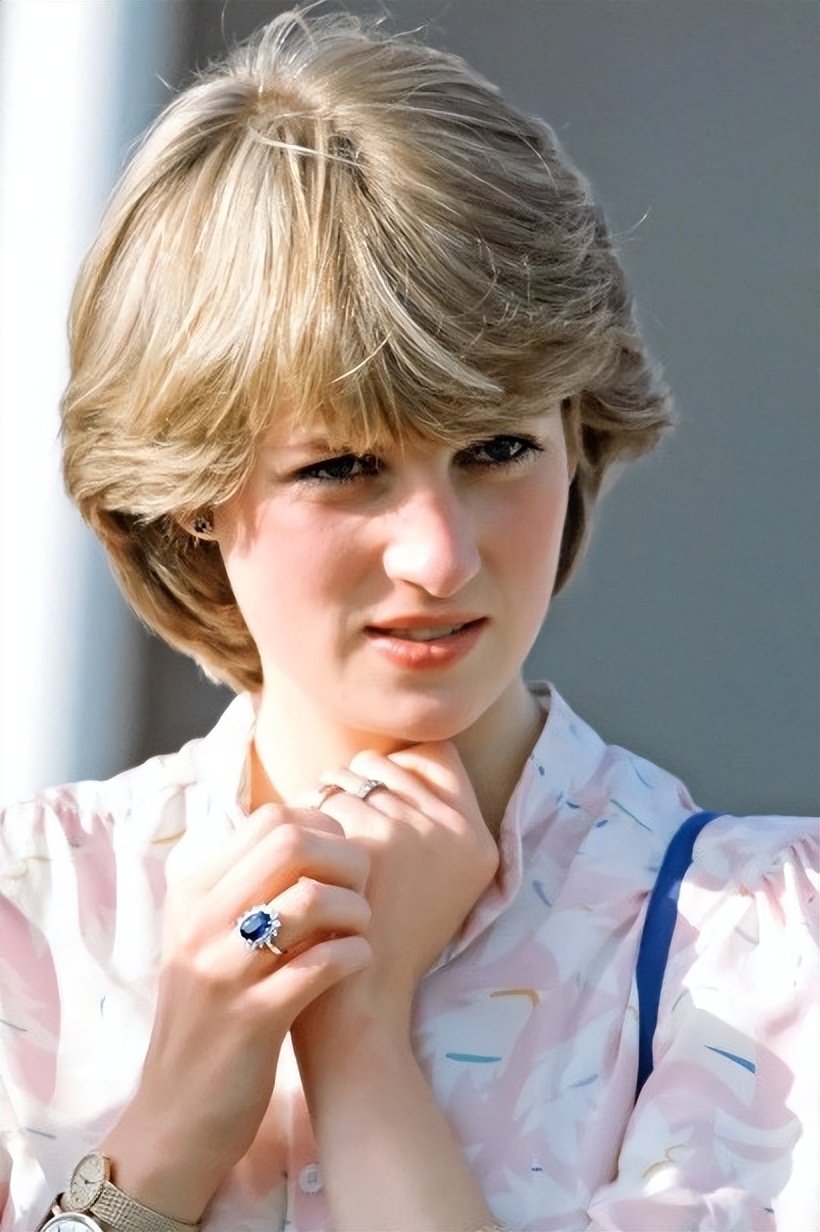 戴安娜初中毕业,戴安娜是高中生吗