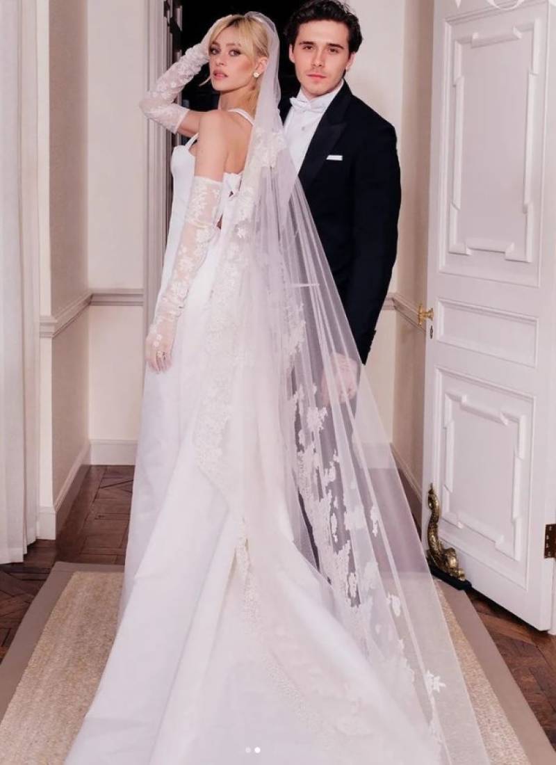 贝克汉姆抱着他的女儿,贝克汉姆抱小女儿的视频