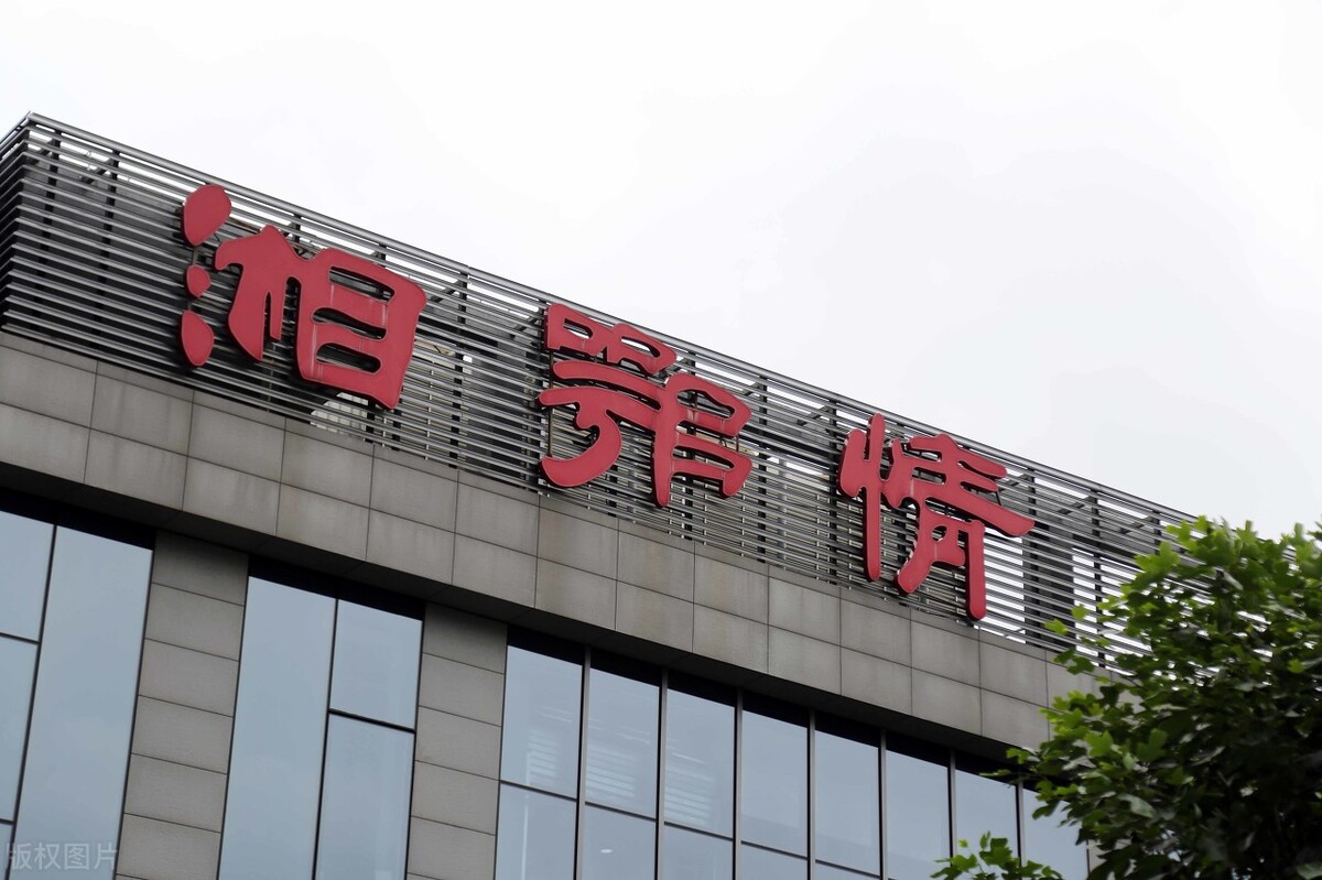 孟凯的沉浮史：从餐饮首富到海外躲债，揭秘湘鄂情巨亏5.6亿背后