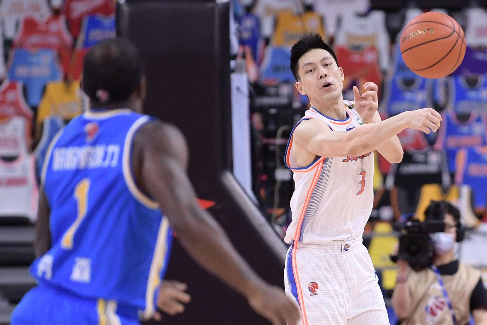 2021-2022赛季cba抢断王,2016-2017cba赵继伟绝杀