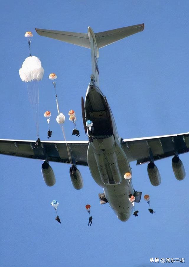 伊尔76民用运输机,伊尔76运20起飞