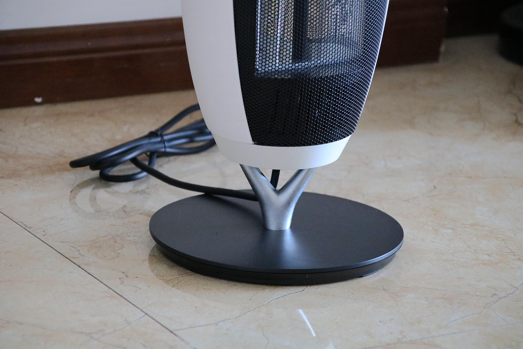 自从有了蓝宝这个“小太阳”，这个冬天家里从此不再寒冷