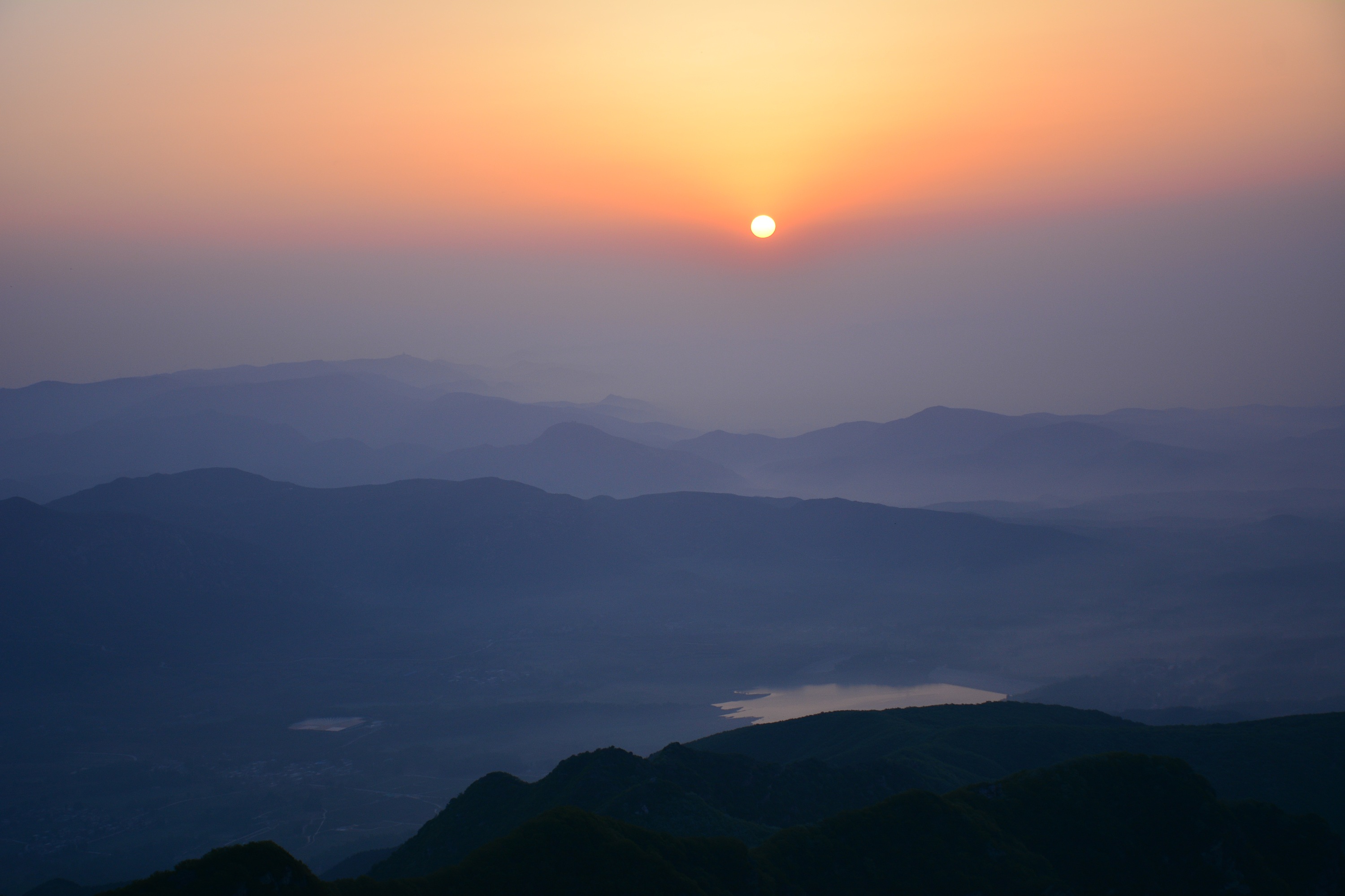 “人人人人人人我人人人人人人”，郑州清明假期旅游热情高涨，接待量达367.4万人次