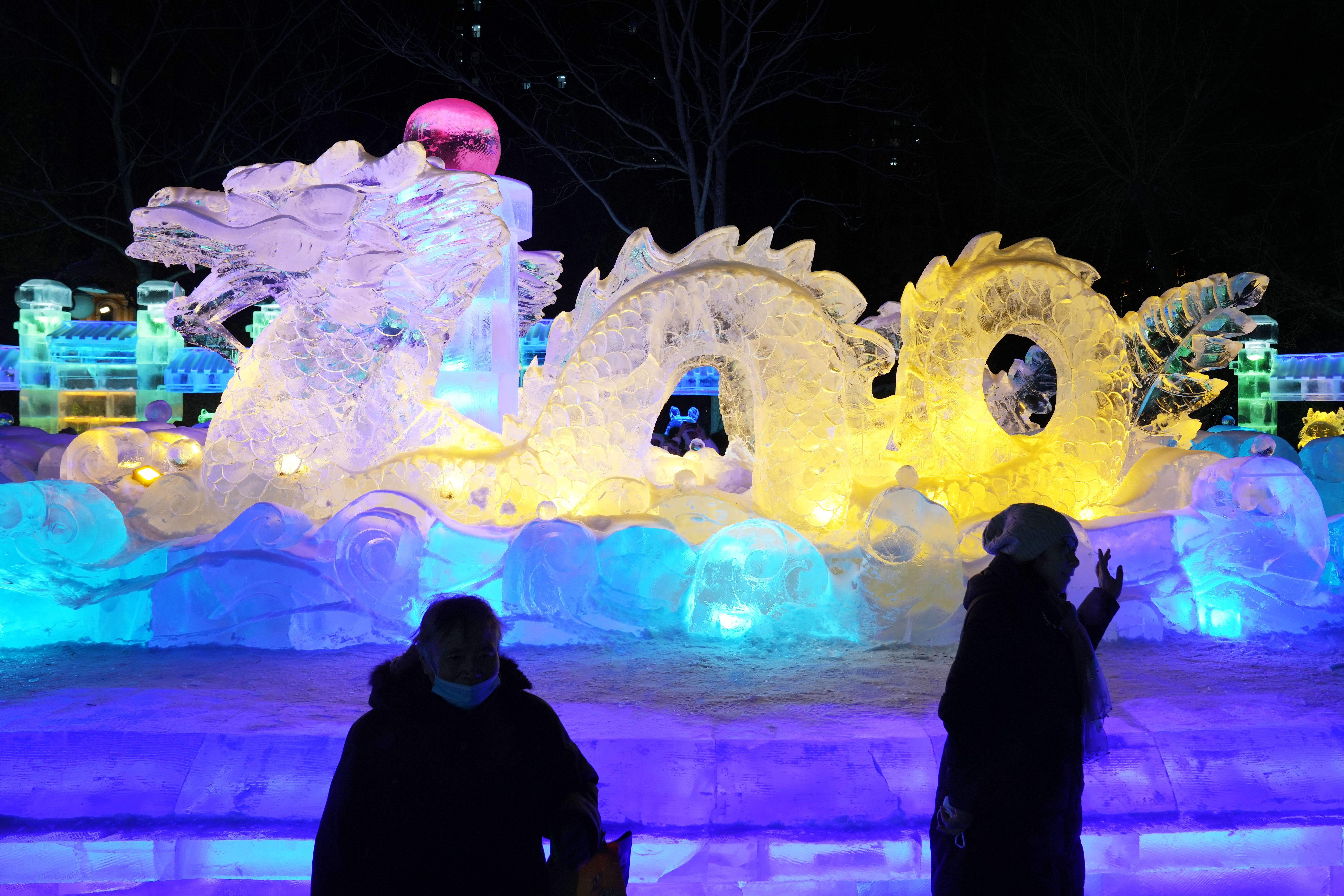 第一届哈尔滨冰灯游园会历史,哈尔滨兆麟公园冰灯游园会