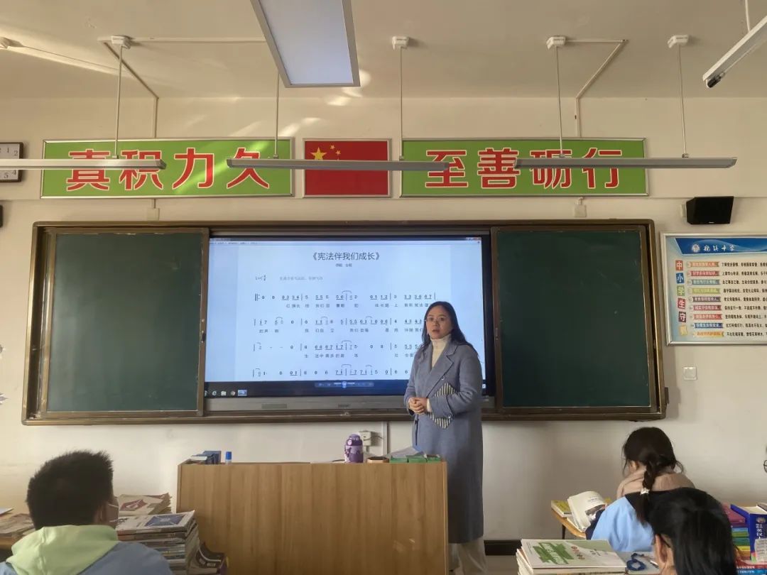 宝鸡市陈仓区虢镇中学：加强法治教育弘扬宪法精神