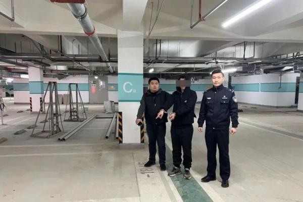 两人偷盗电缆4000元能判几年,4人偷盗工地电缆被抓