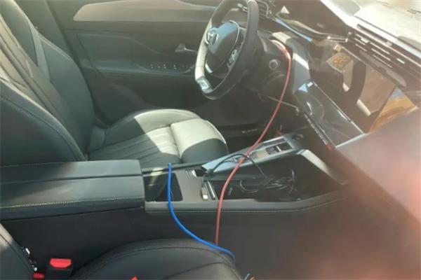 强势回归！全新标志308亮相国内颜值动力远超大众高尔夫