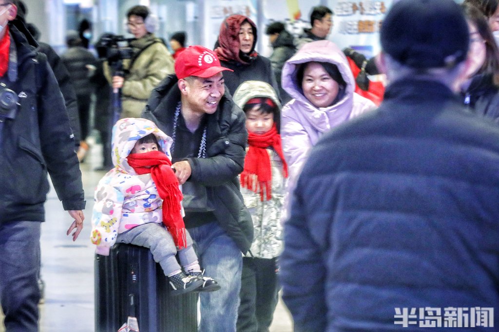 小两口的龙年愿望：存10万块！“青定山海”定西返岗务工专列抵青，平均月薪过六千