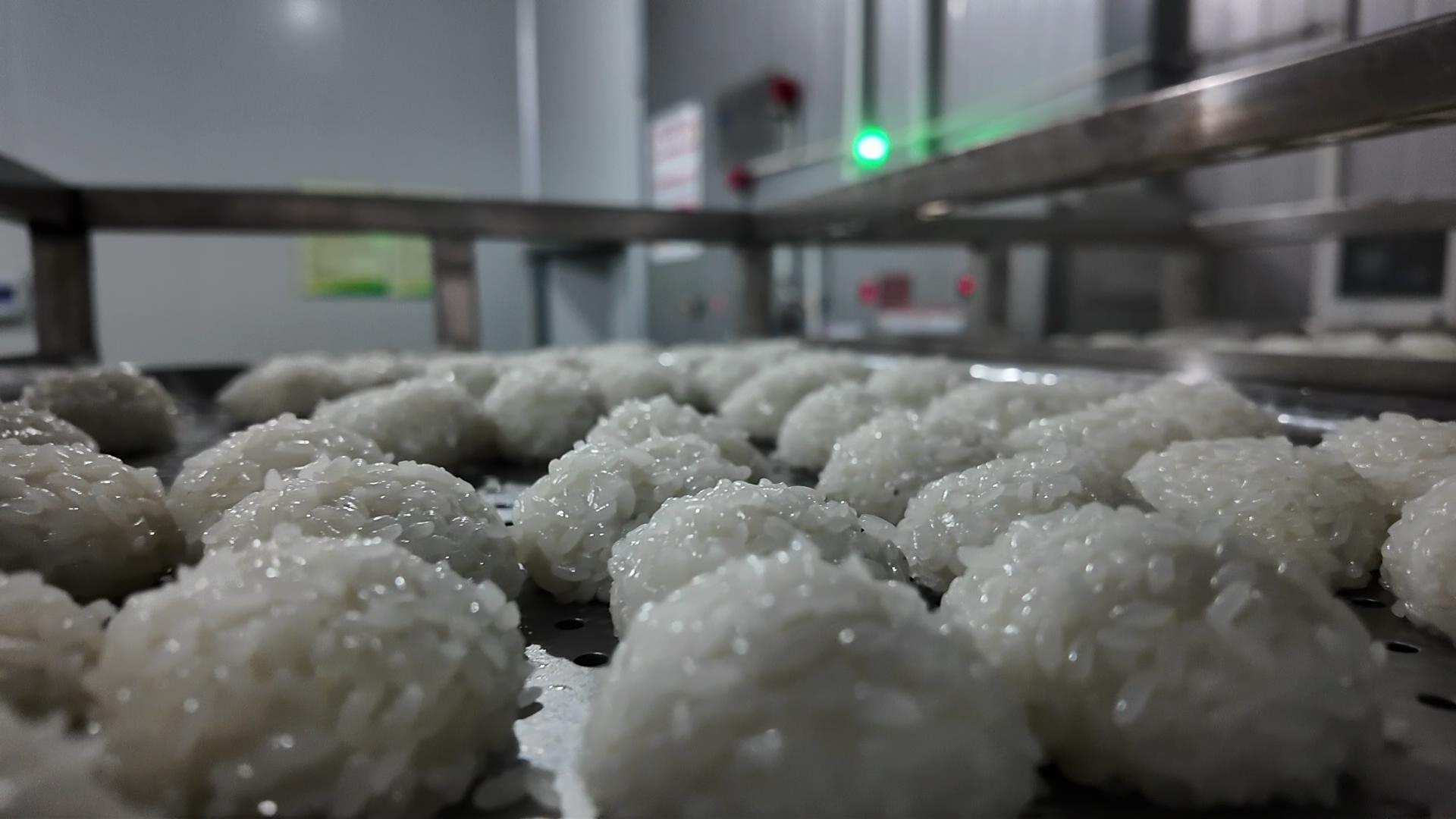 新春走基层超市火爆,新春走基层农村小卖店