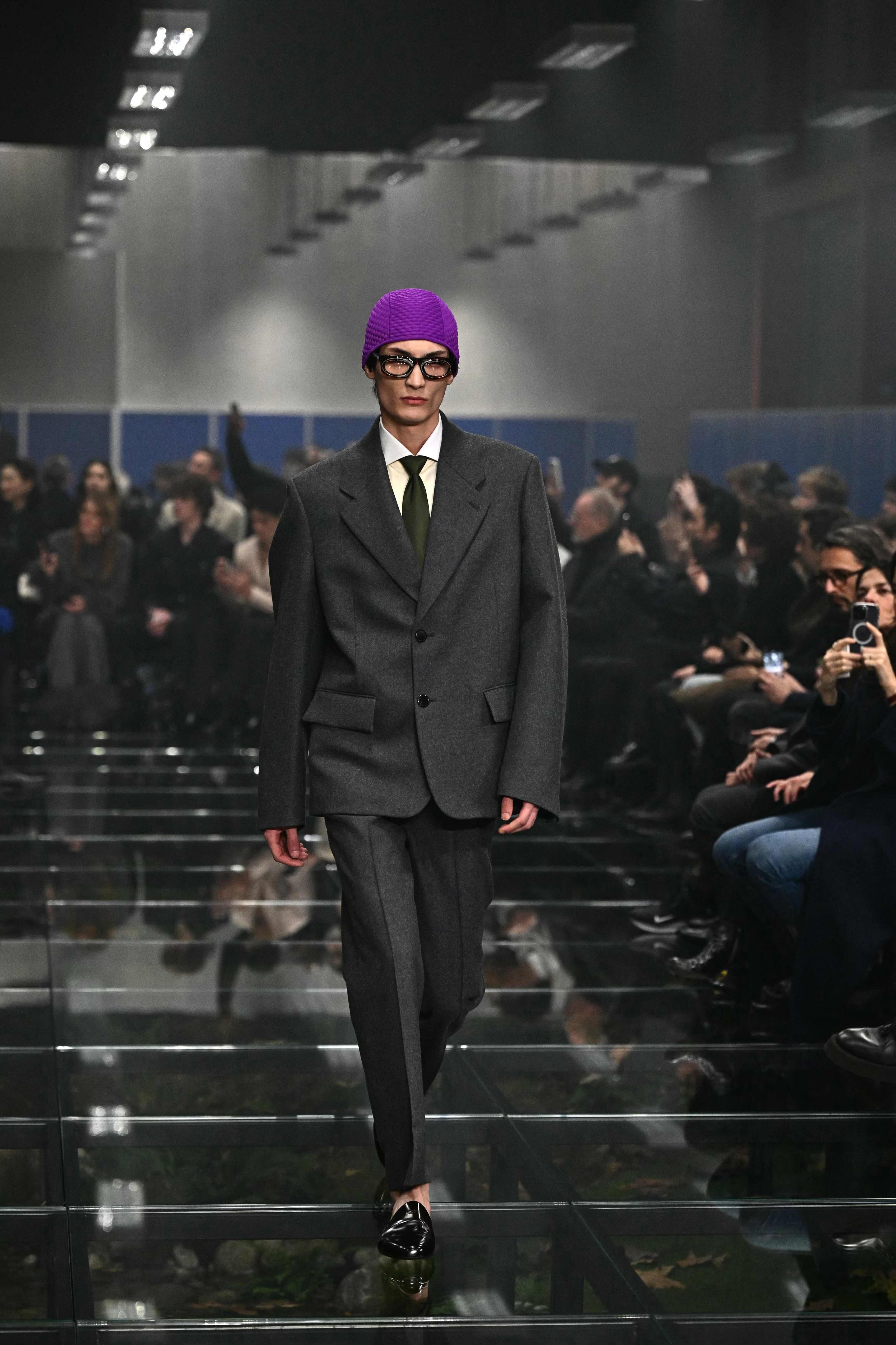 普拉达2023秋冬男装时装秀,米兰时装普拉达