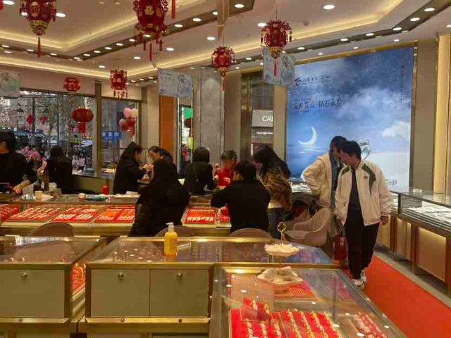 金价上涨带动黄金消费量,金价走高推动黄金消费升温