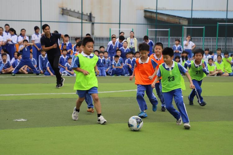 绿荫少年，逐梦启航！锦龙小学首届“和美杯”班级足球联赛开幕