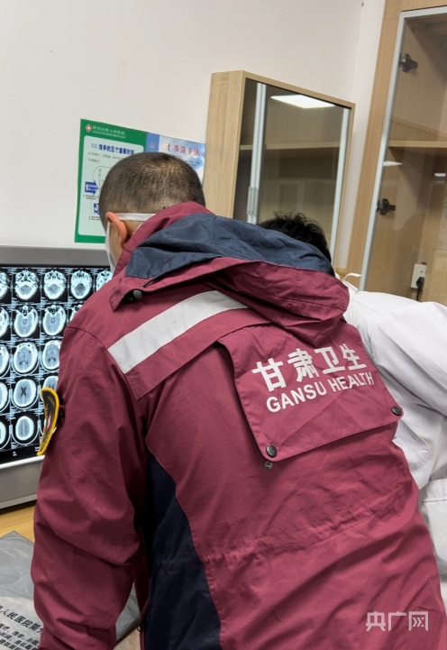 【甘快看】甘肃各级医疗救治队伍已有19支386人抵达救灾现场正全面开展救治