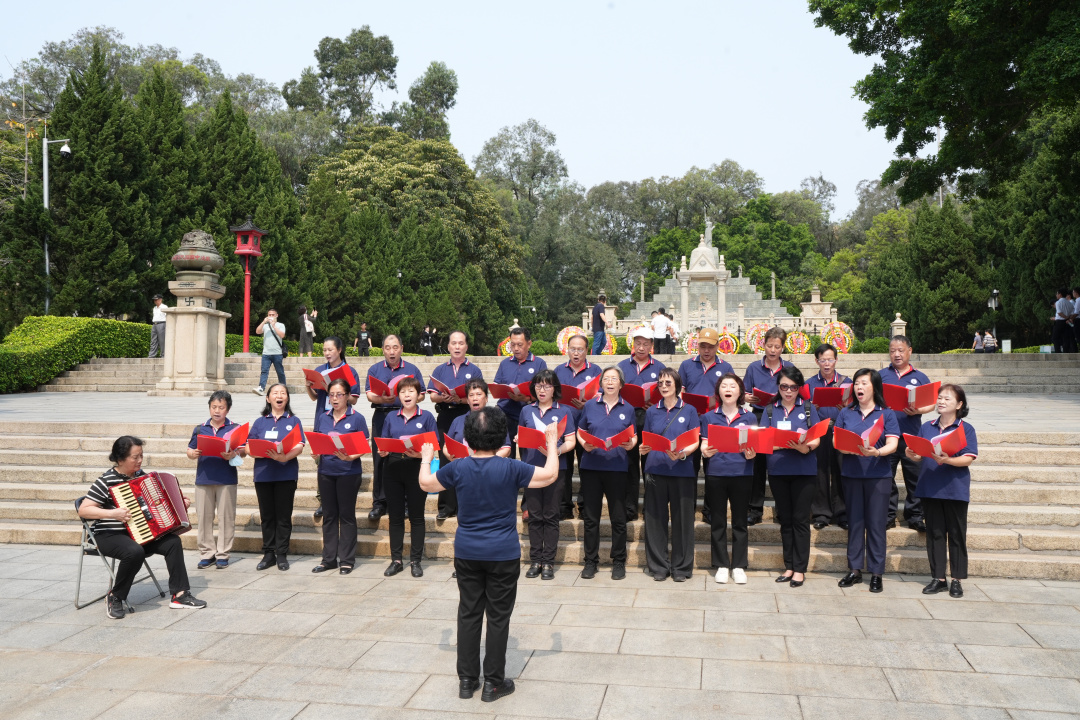 广州黄花岗七十二烈士陵园七律,走进广州黄花岗七十二烈士之墓