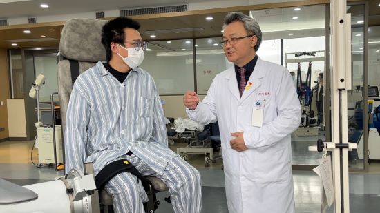 5g机器人骨科手术,人工智能医疗手术机器人