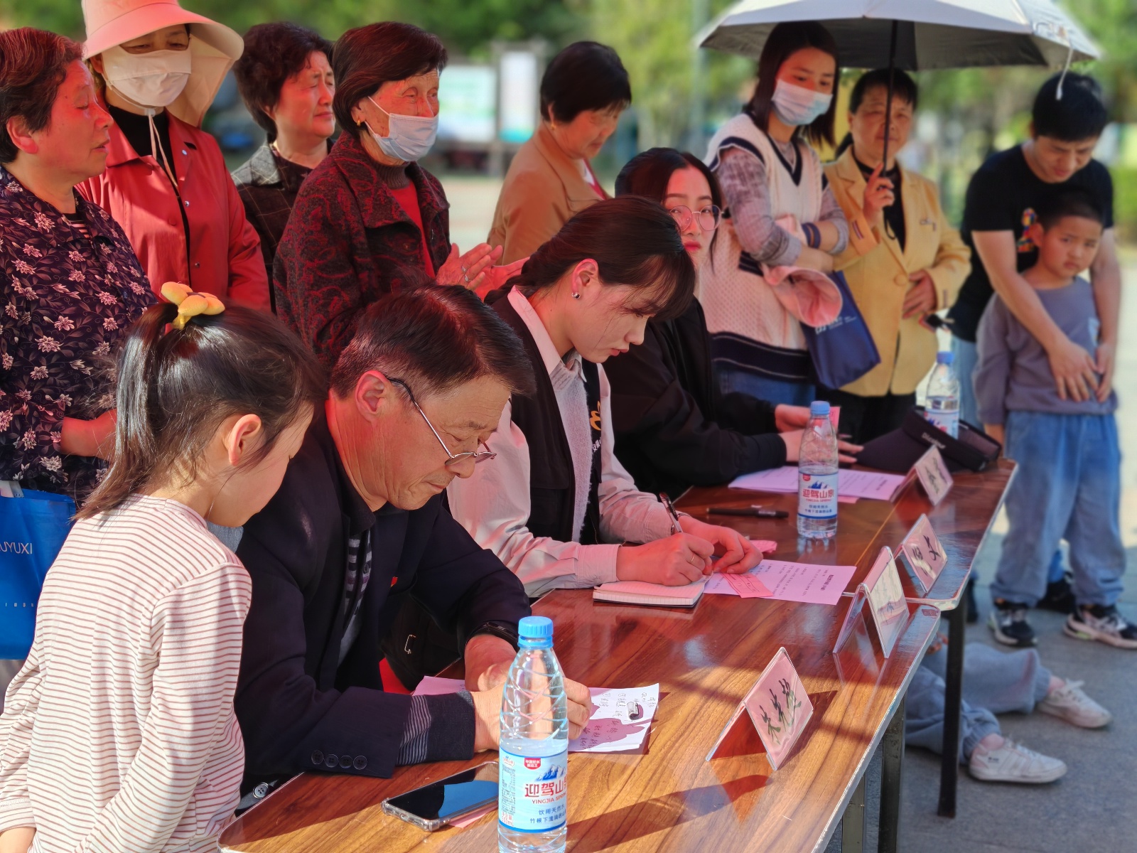 感怀清明遥寄相思,清明追思薪火相传作文400字