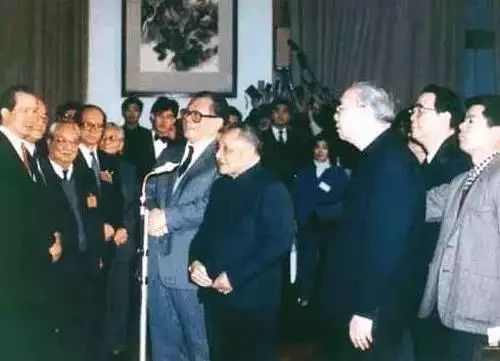 今天是*小平邓**诞辰119周年纪念日！再道一声：小平，您好！