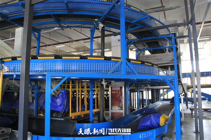 绿色快递包裹,绿色低碳快递