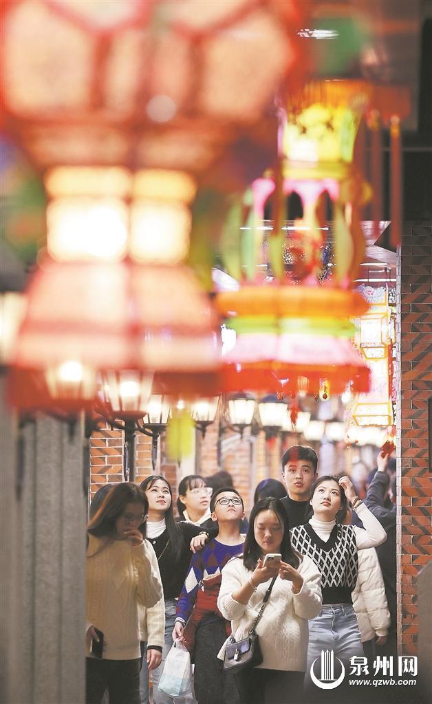 元宵节灯会游园,元宵夜园博园里赏虎灯