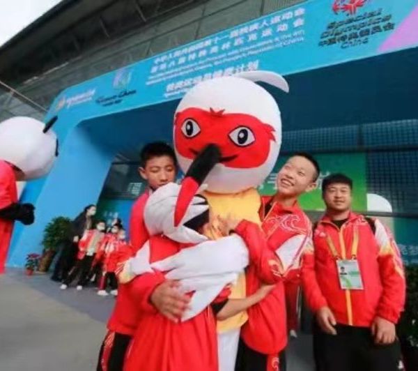 残疾人融合运动会传递温暖,残健共融让残疾人融入文体活动