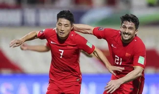 李铁输球后发言引足协不满,国足对阿曼李铁