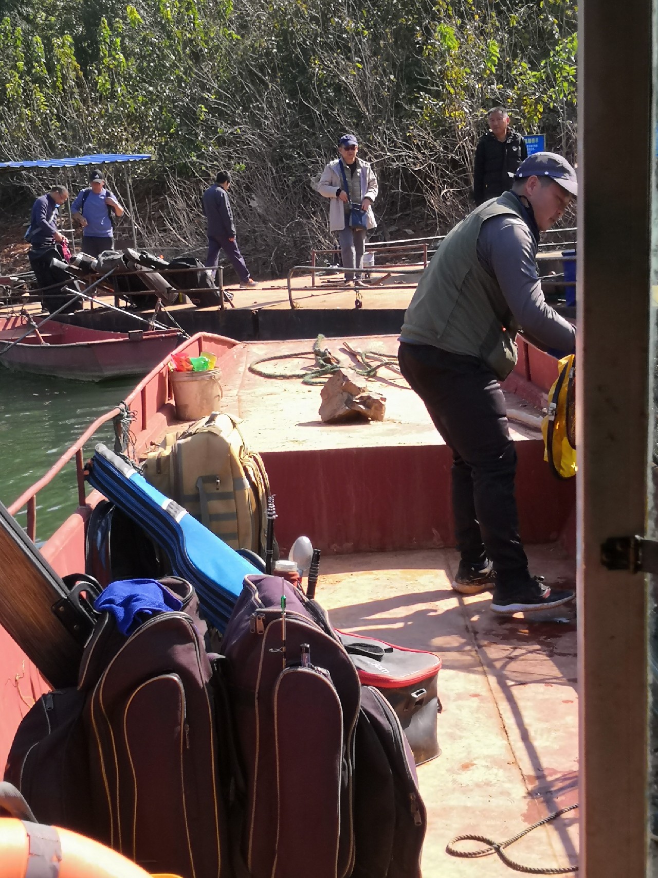 梅子姐这次选了没有打窝的钓位，渔获究竟如何呢