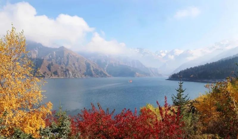 “悦”读*疆新**|博格达之门