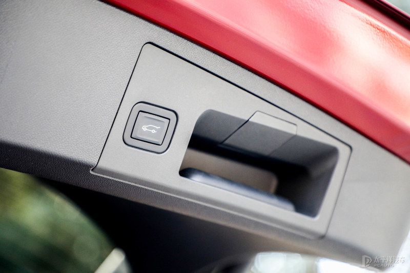 试驾23款凯迪拉克xt4豪华版,凯迪拉克xt4有48v可以省多少油