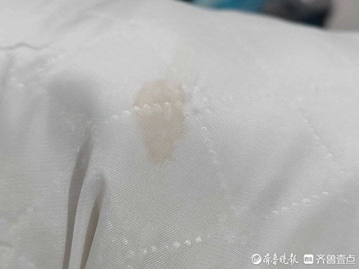 千元羽绒服被洗衣店洗坏,上千元的羽绒服能用洗衣机洗吗