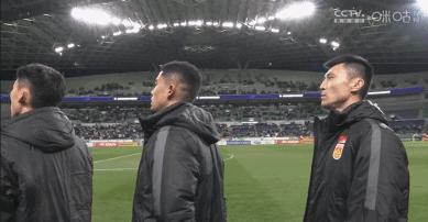 刚刚，国足客场0:2输给日本，有球迷自嘲“日本队门将长啥样？”