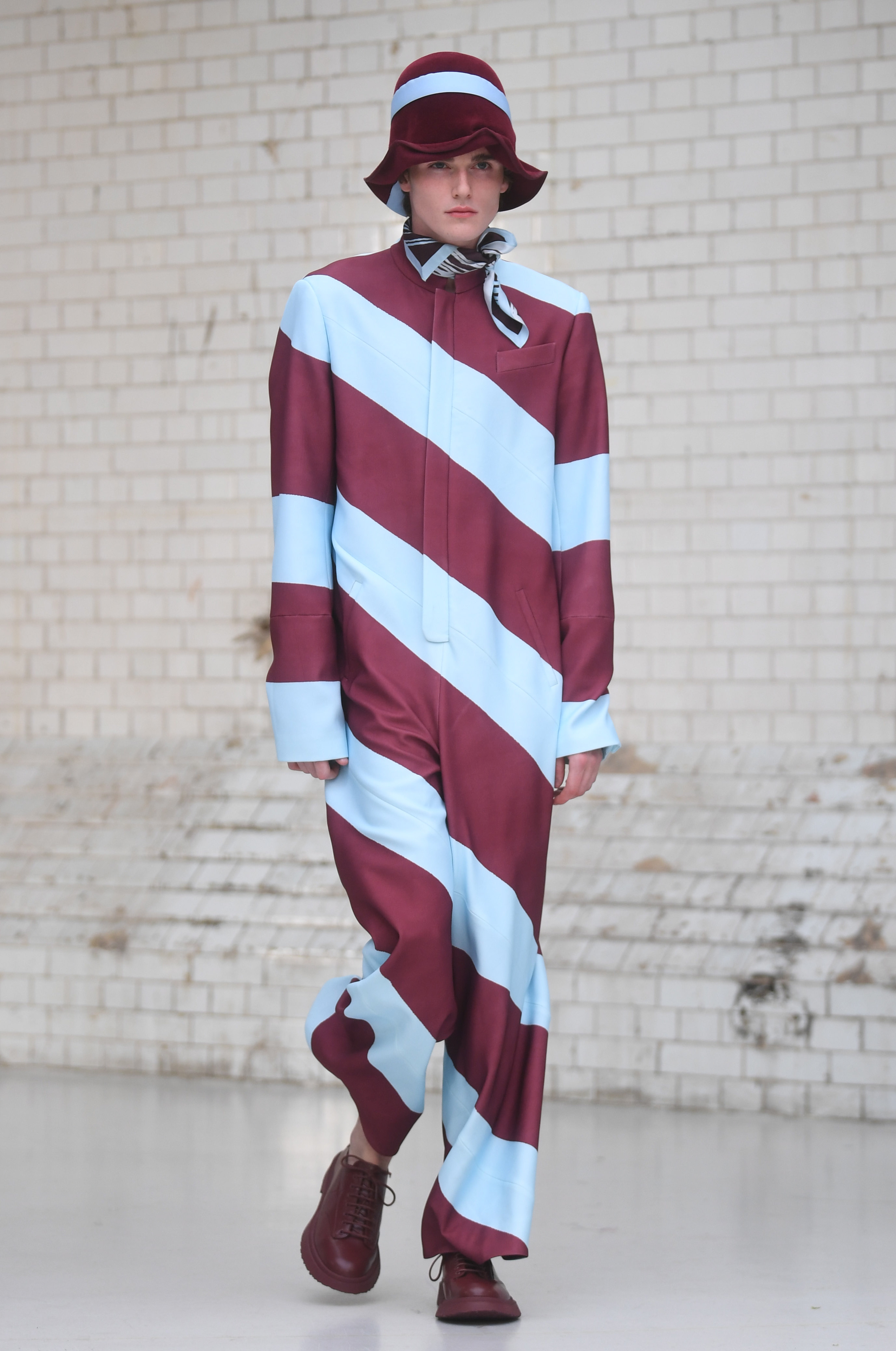 伦敦时装周2023年秋冬秀场,伦敦时装周秀场