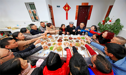 专访全国人大代表、巴中市委书记何平：靠“山”脱贫的革命老区，下一步将如何*局破**？