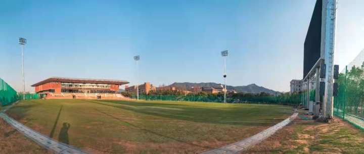 亚运板球场长啥样？约两个足球场大，球道用土讲究多