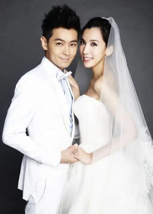 林志颖陈若仪活动现场赛车,林志颖娇妻陈若仪穿热裤秀