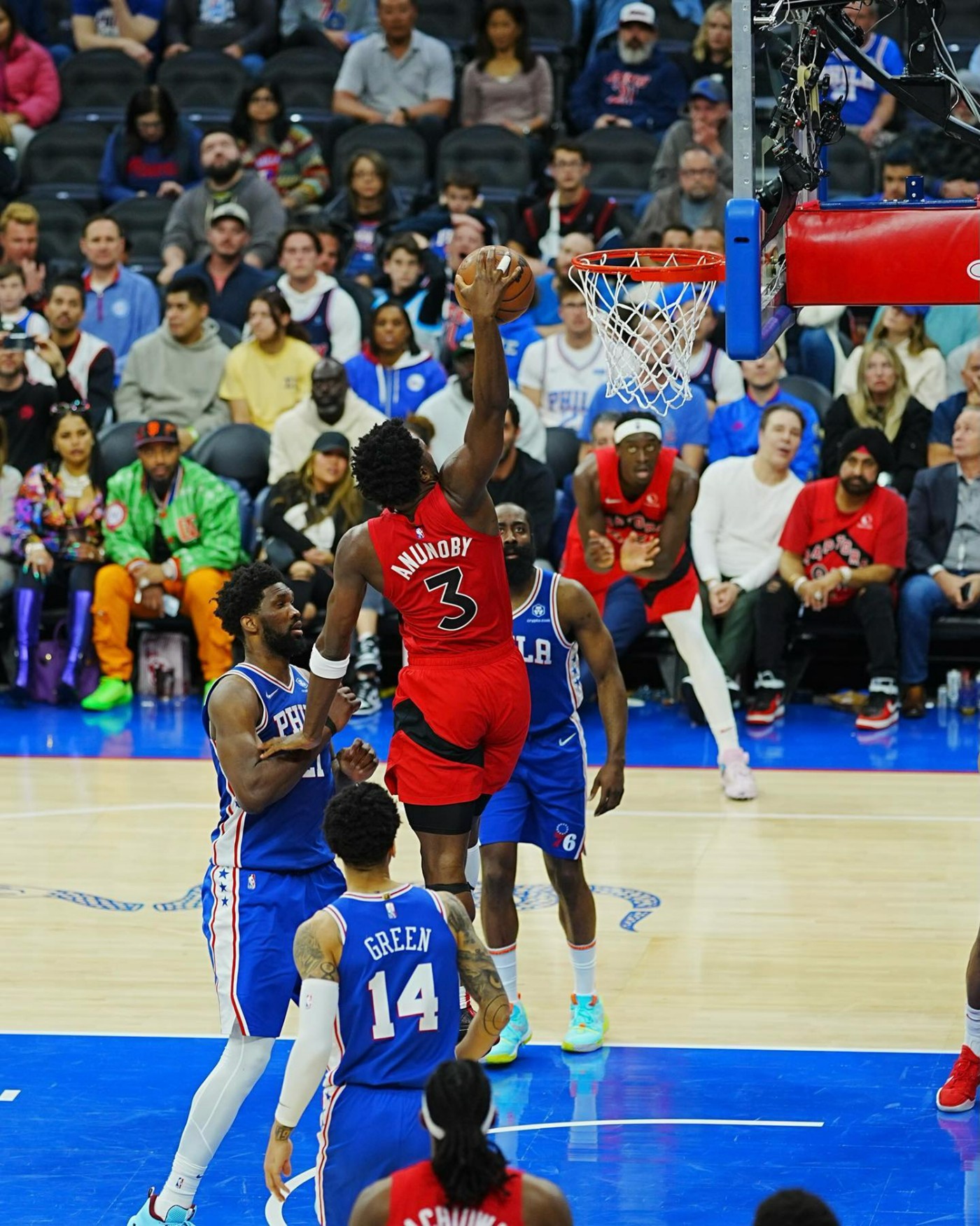 汤神上脚蓝色球鞋,汤神总决赛穿的鞋