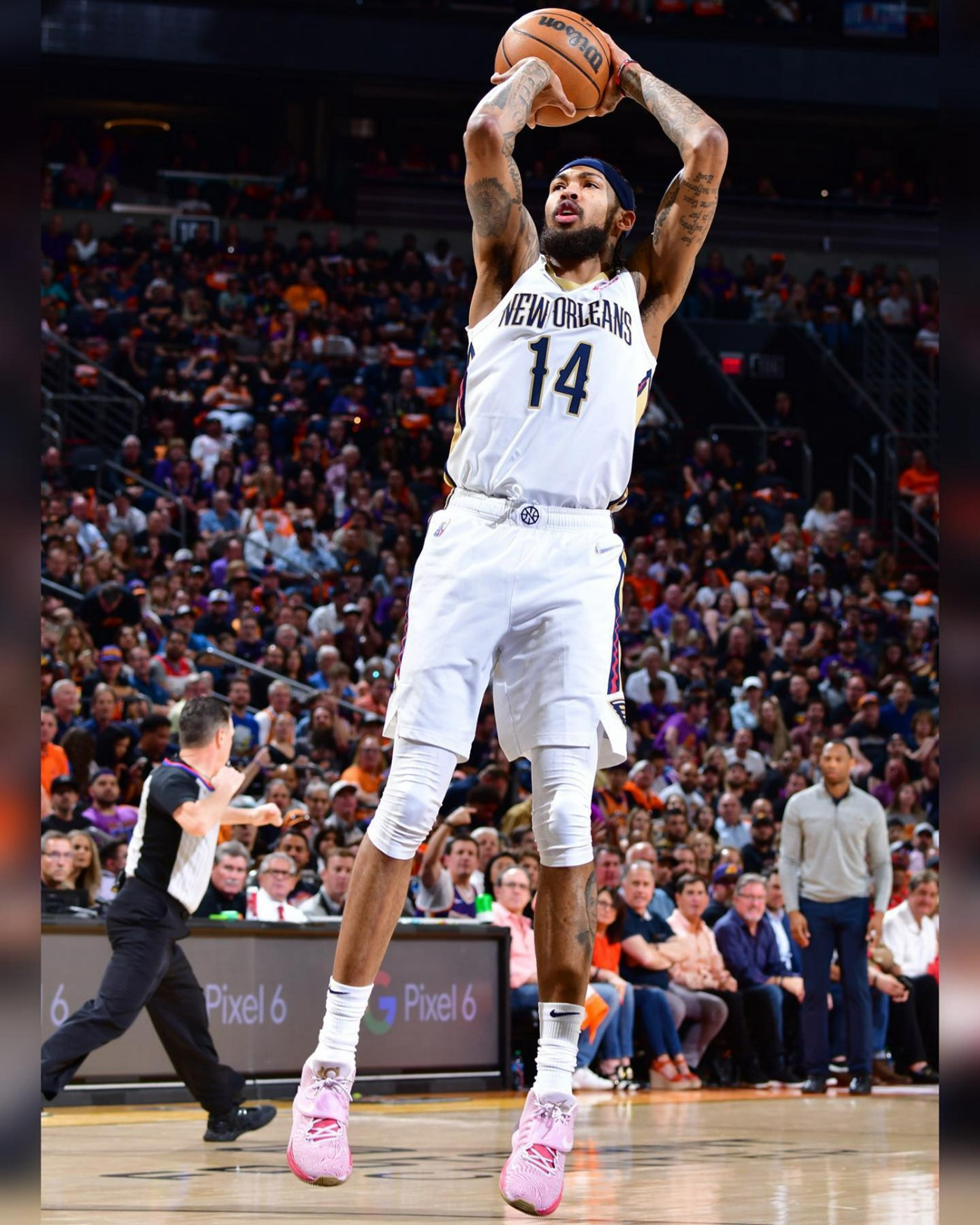 汤神上脚蓝色球鞋,汤神总决赛穿的鞋