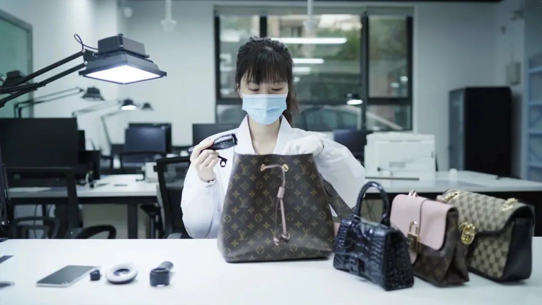 鉴定师年薪百万,网传年薪百万元