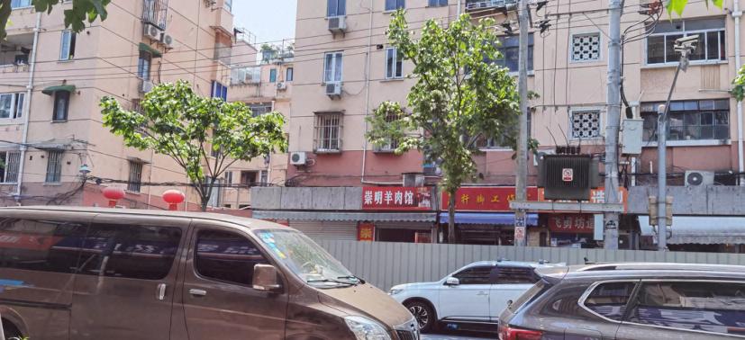 上海羊肉馆事件,羊肉馆老板发疯