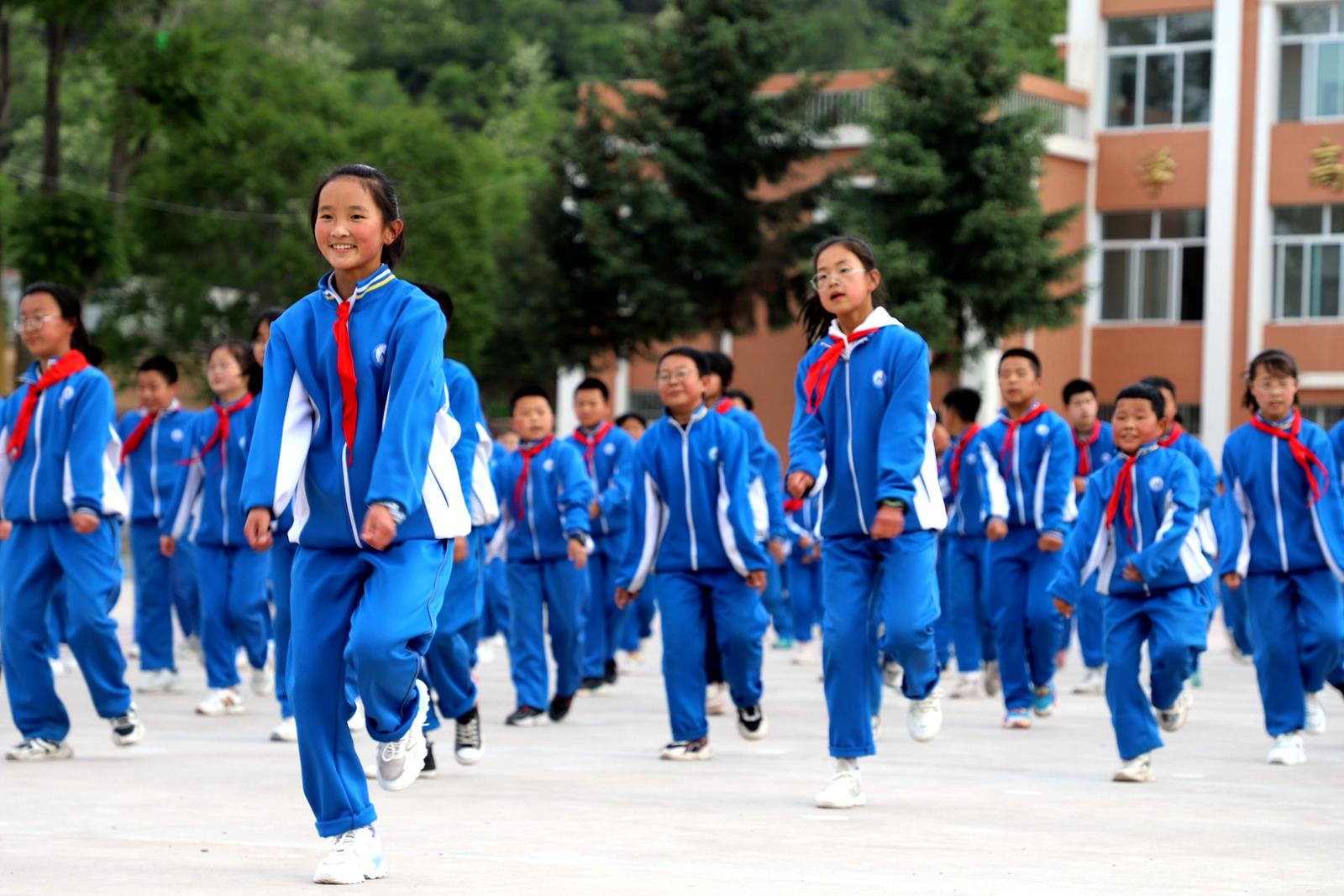 武山县四门初中：素质教育绽放绚丽青春