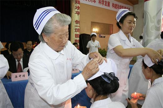 总有一个人会为你奔赴而来,你向我奔赴而来儿童版文案