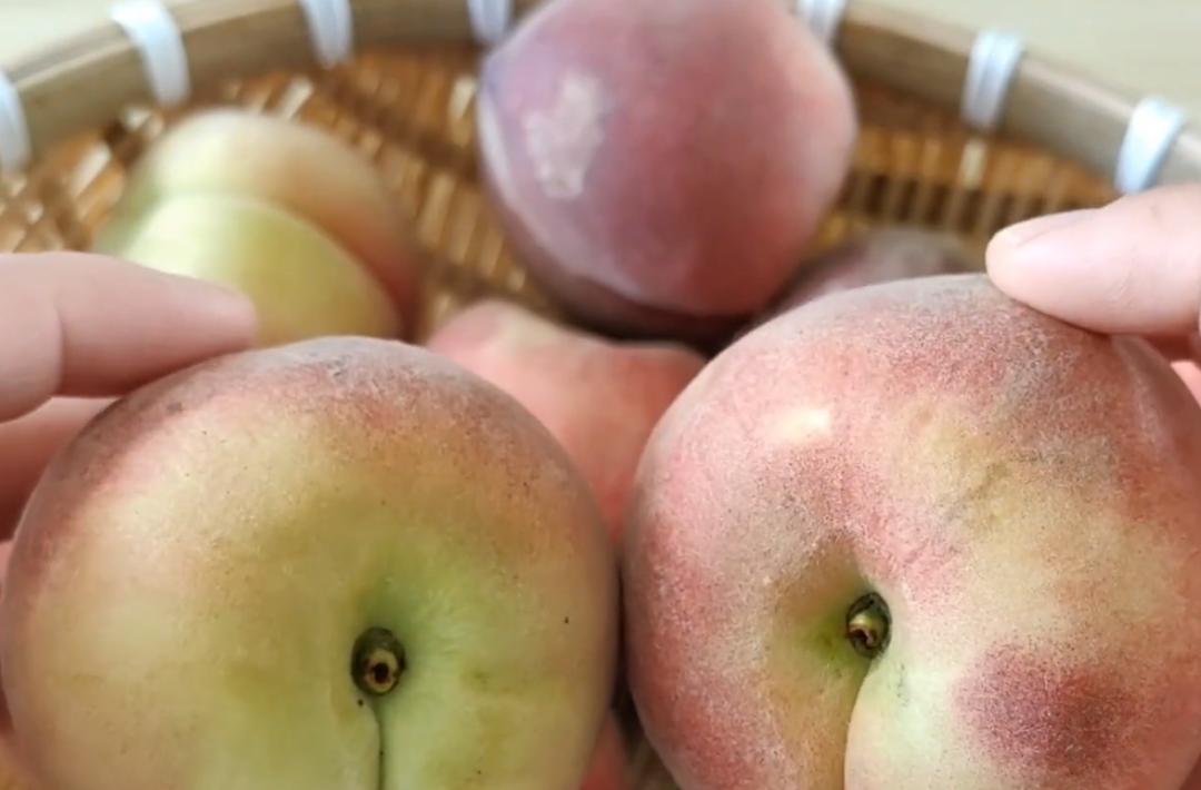 买桃子怎么样选才能让桃子不裂口,买桃子需要注意哪些