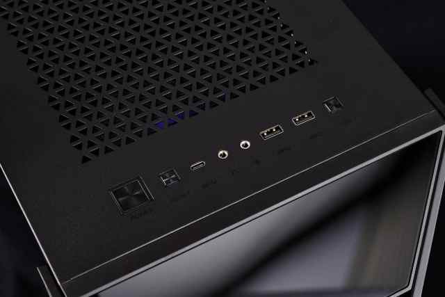 微星战神700机箱,微星700RL机箱